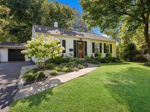 104 Kreutz Ave, Doylestown, PA 18901