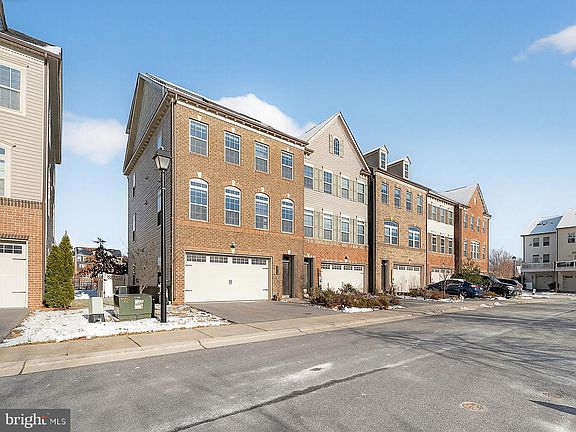 2nd image of 2914 Middleham Ct