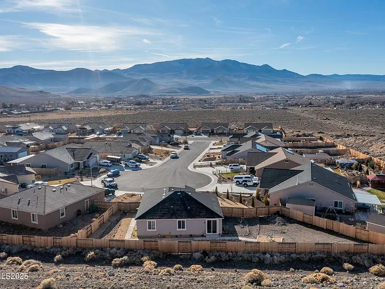326 Redwall Ct — Photo 4