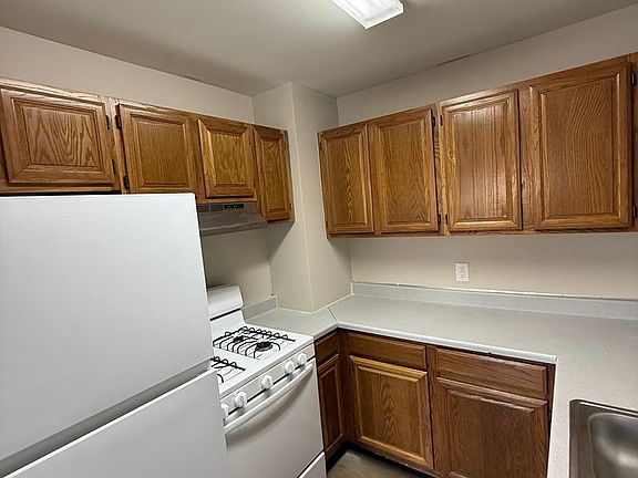 4th image of 802-816 E O St #804