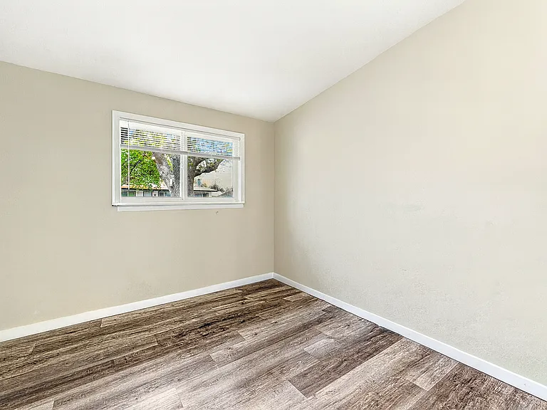 413 Chestnut St — Photo 14