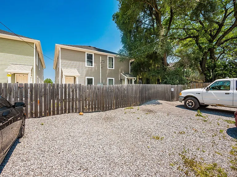 417 E 18th Ave — Photo 10