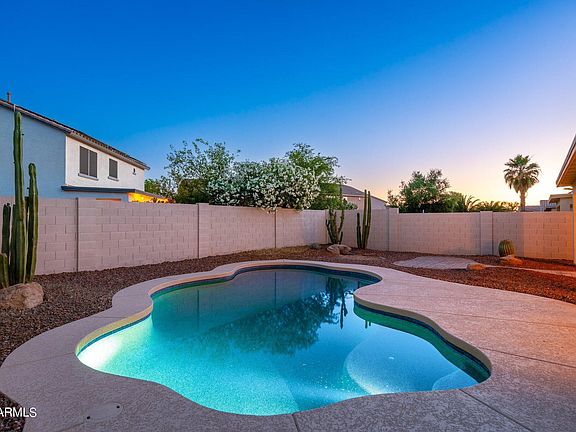3rd image of 44117 W LINDGREN Drive