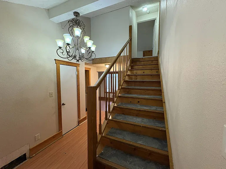 537 N Adams Ave — Photo 3