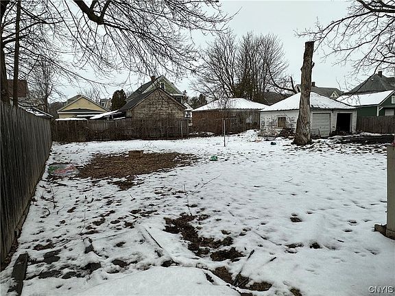 2nd image of 1618 W Onondaga St #20