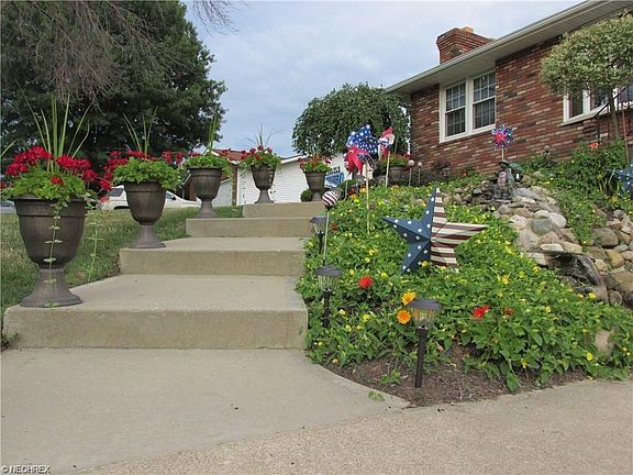 4th image of 1822 Ravenna Ave