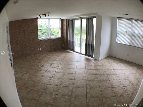 4th image of 770 Claughton Island Dr #D1