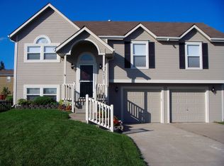8637 NE 112th St, Kansas City, MO 64157