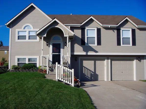 8637 NE 112th St, Kansas City, MO 64157