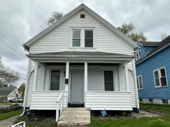 1702 Kendall St, South Bend, IN 46613