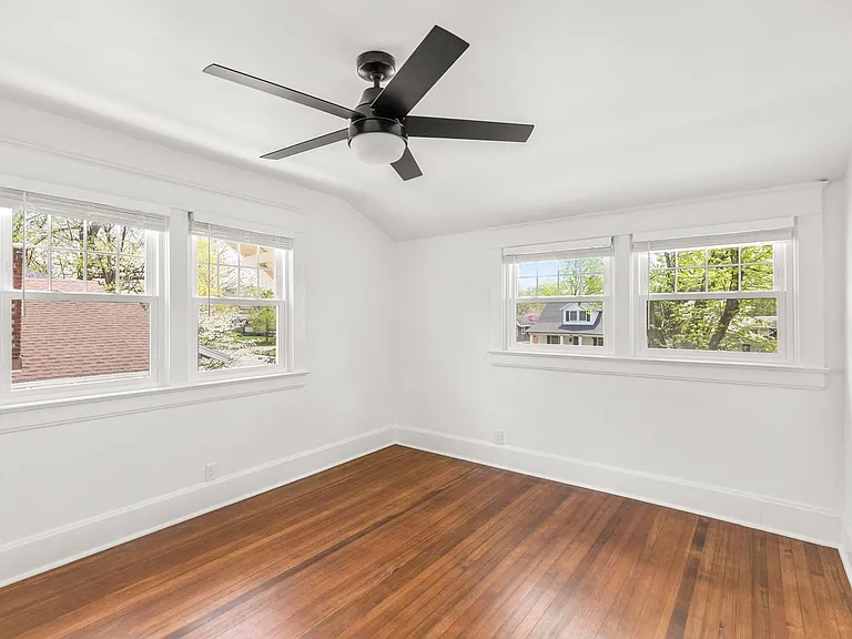 617 E Delmar St — Photo 22