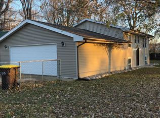 401 Sawyer Rd, Rockford, IL 61109