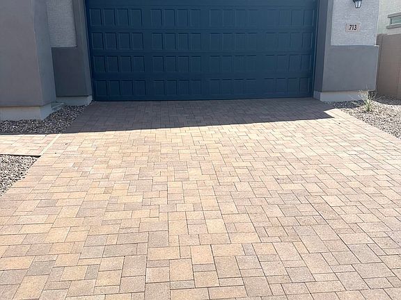 3rd image of 713 W LONGWOOD Drive