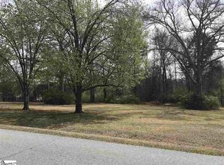 320 Gilstrap Dr, Liberty, SC 29657