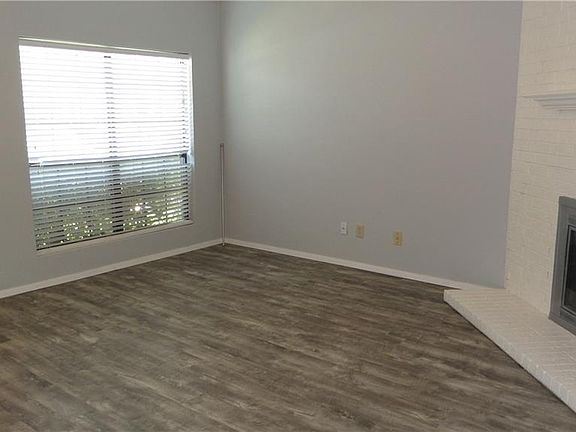 5th image of 216 Samuel Blvd APT 4J