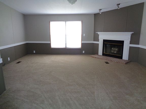 4th image of 2625 Grant Ct