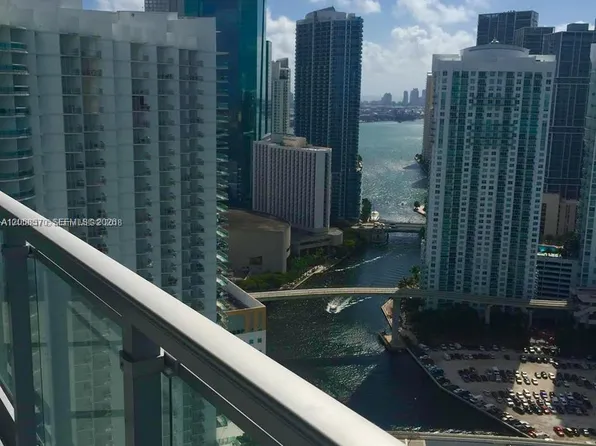 90 SW 3rd St, Miami, FL