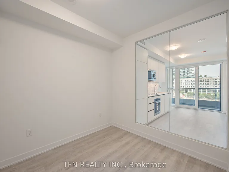 15 Richardson St #612 — Photo 8