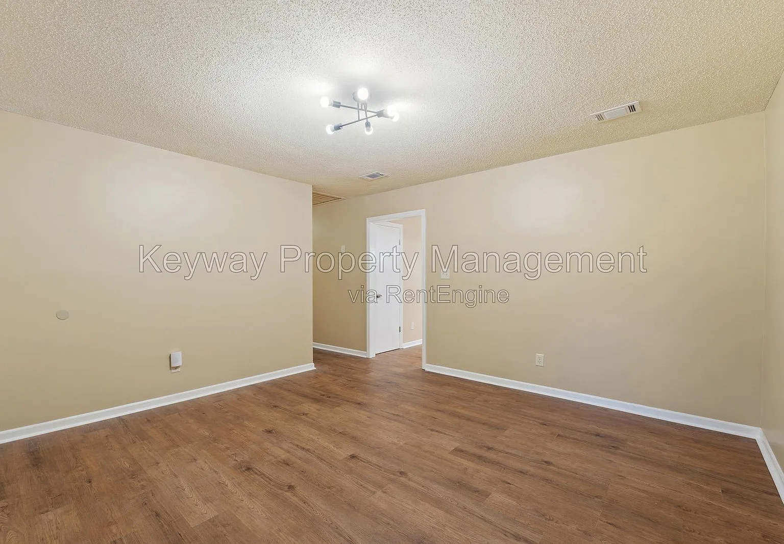 3 bed, 2.0 bath, 1485 sqft, $1,395 — Photo 3