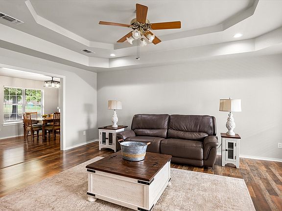 3rd image of 3708 Indian Creek Trl