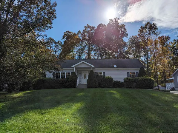 54 Canterbury, Saugerties, NY 12477