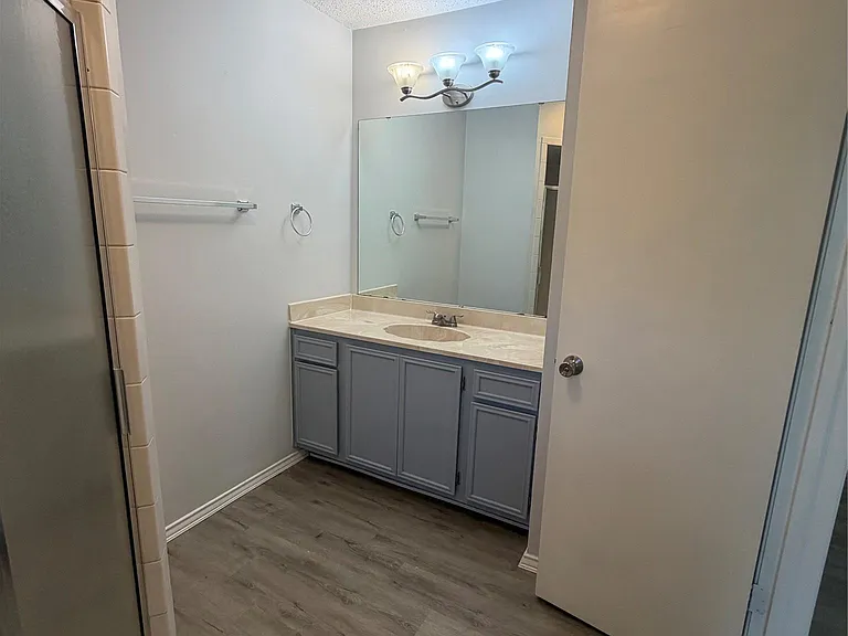 11101 Oak Branch Dr — Photo 8