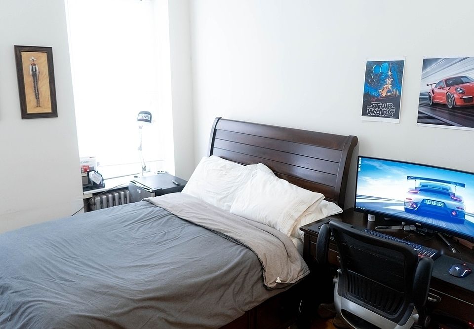 1st image of 13 Saint Marks Pl APT 9