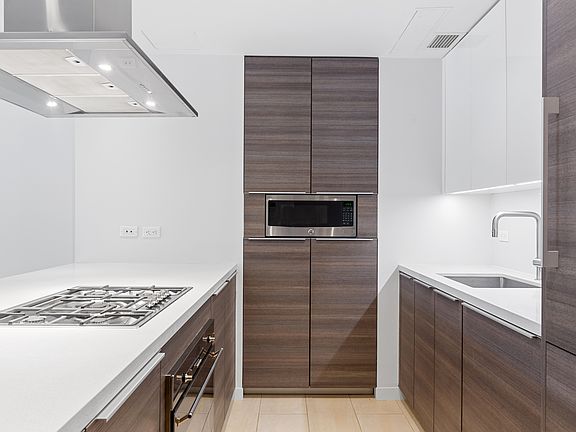 3rd image of 151 W 21st St APT 5E