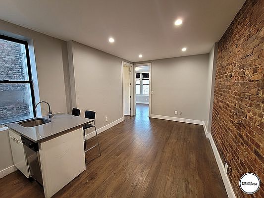 1st image of 731 Saint Nicholas Ave #53