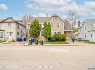 110 1/2 E Franklin St, Appleton, WI 54911
