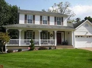 912 Hanna Oaks Ct, Ballwin, MO 63021