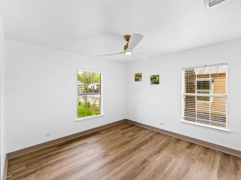 250 Koehler Ct — Photo 21