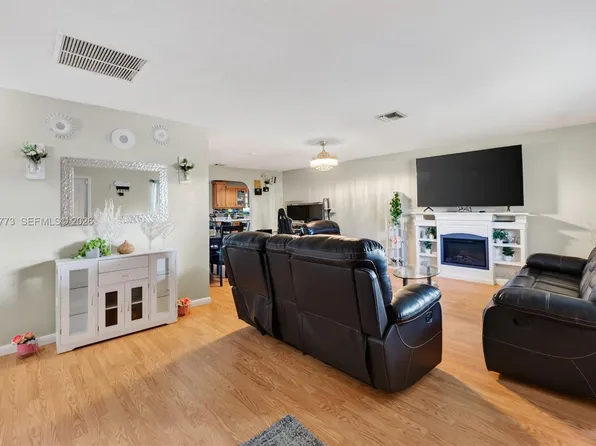 5511 Barnstead Cir, Lake Worth, FL 33463