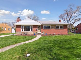 16976 Beverly Rd, Beverly Hills, MI 48025