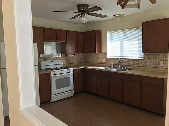 4th image of 20447 Lakeworth St