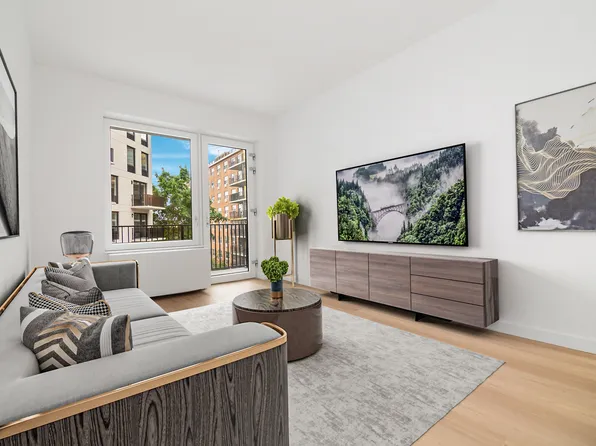 71-82 Parsons Boulevard image 2 of 12