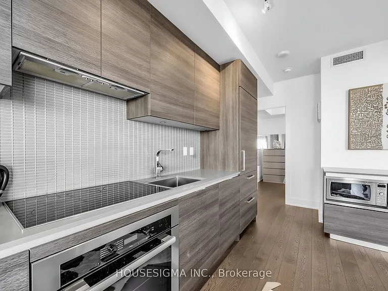 200 Bloor St W #2109 — Photo 12