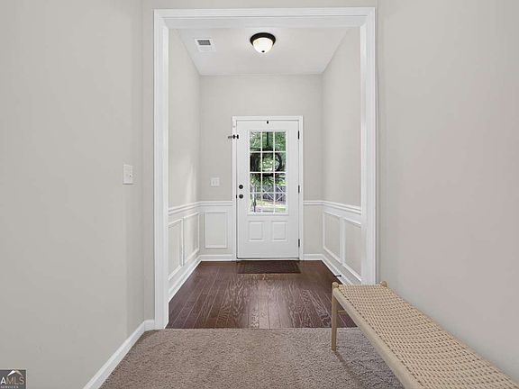4th image of 1674 Maplecliff Way
