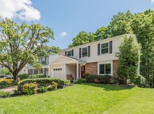 8475 Magic Tree Ct, Springfield, VA 22153
