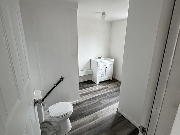 5th image of 169 N Grant St #3