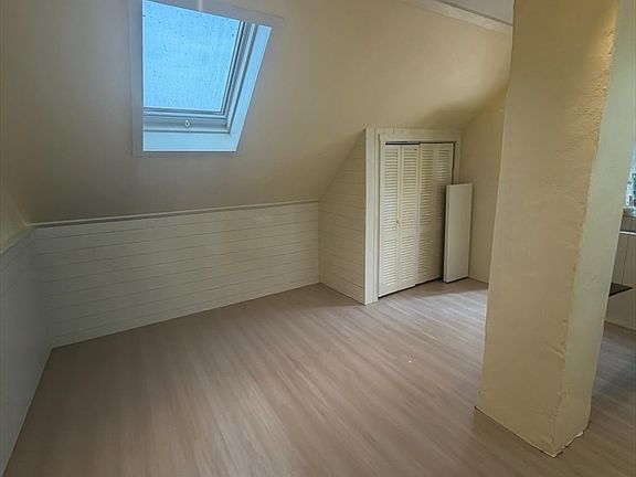 2nd image of 1 Thingvalla Ave #3