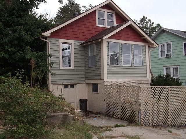 2nd image of 680 N Market St