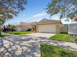 872 Savannah Falls Dr, Weston, FL 33327