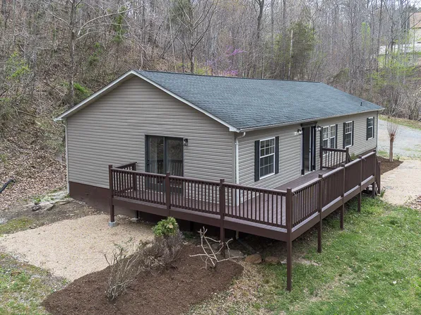 108 Trapper Ln, Vinton, VA 24179