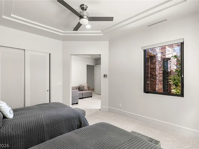 2 Castle Oaks Ct — Photo 41