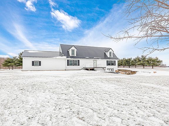 3rd image of 835 N 650th Rd E