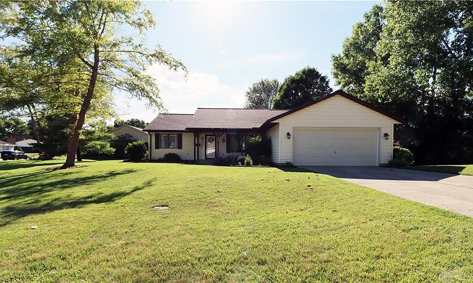 1st image of 3061 Meadow Park Dr