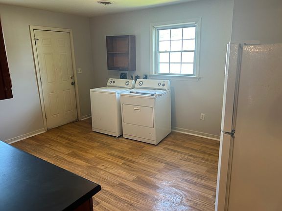 5th image of 2026 Parkwood Ave APT B