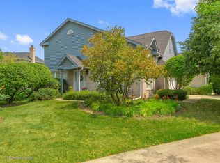 319 Wentworth Cir, Bloomingdale, IL 60108