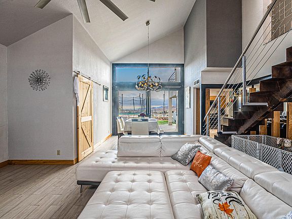3rd image of 612 Bluff Canyon Cir